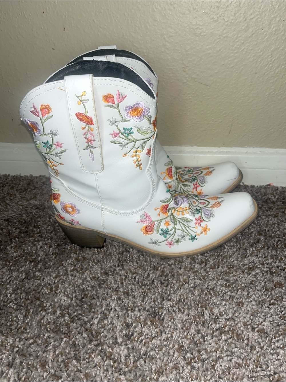 White Floral Embroidered Cowboys Women's Ankle Boots